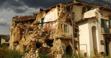 Image of damages caused by the earthquake of 2009 in L'Aquila. (Author : Franco Volpato)